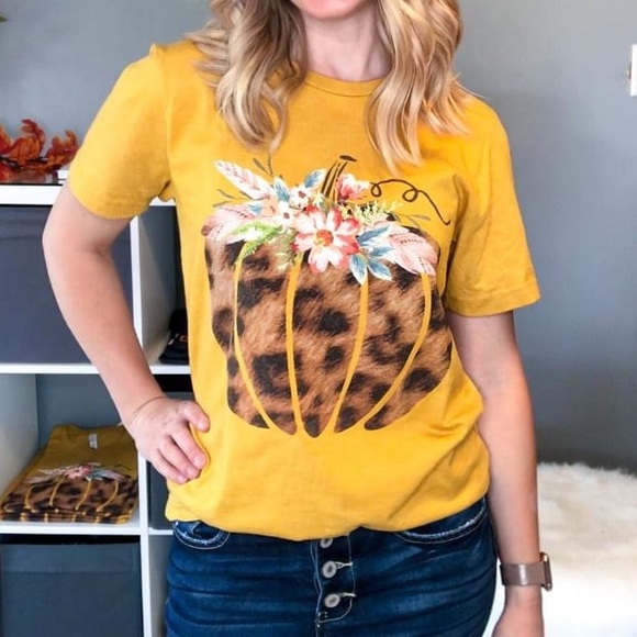 ✨LAST ONE ✨Leopard Print Pumpkin Tee - Picture 2 of 2